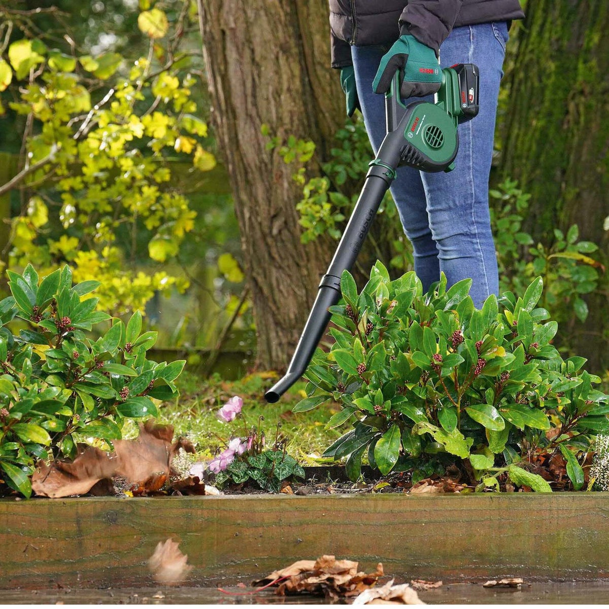 Accubladblazer UniversalLeafBlower 18V-130 Baretool Accubladblazer UniversalLeafBlower 18V-130 Baretool