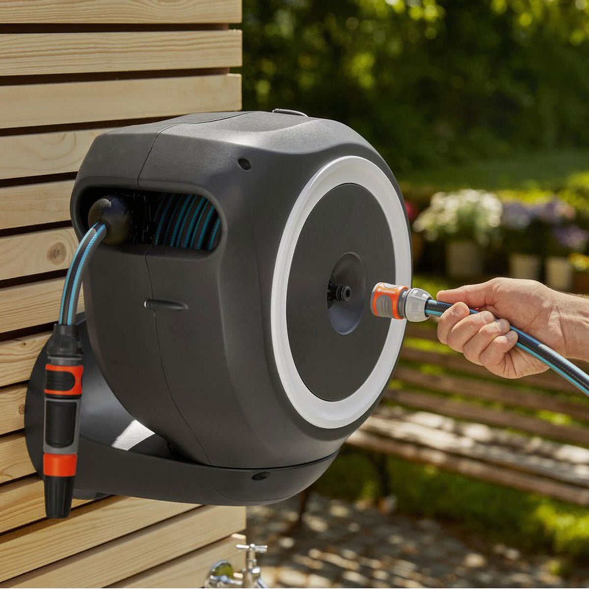 Wand slangenbox 15 RollUp S wit Gardena Wand slangenbox 15 RollUp S wit Gardena