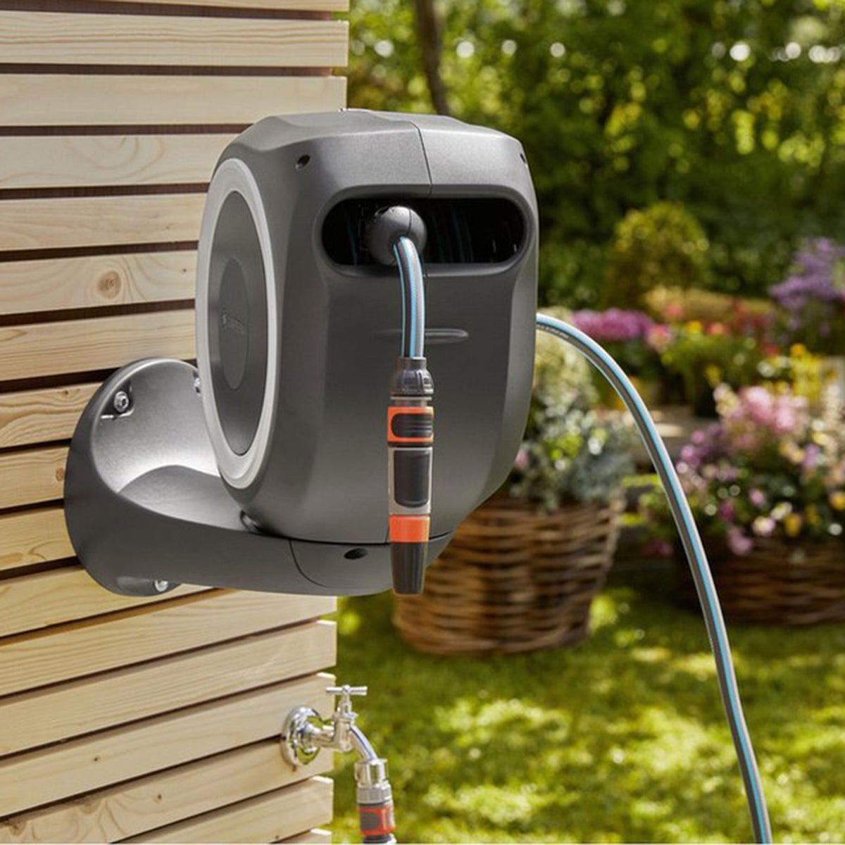 Wand slangenbox 15 RollUp S wit Gardena Wand slangenbox 15 RollUp S wit Gardena